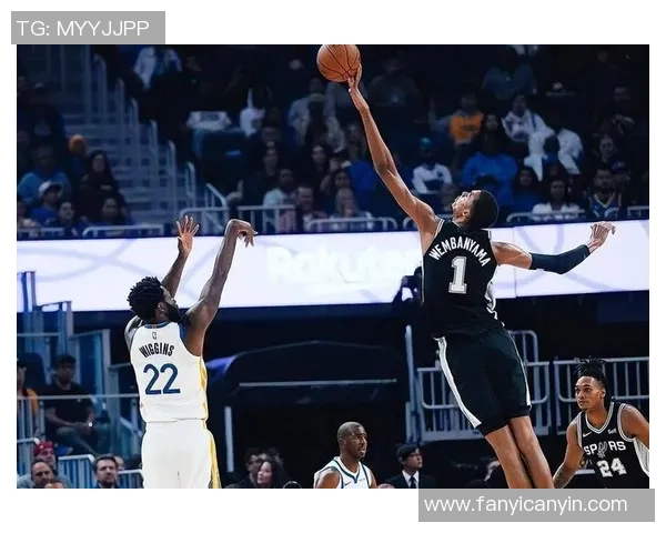 文班亚马场均20分10篮板3盖帽表现抢眼新秀奖争夺战已无悬念